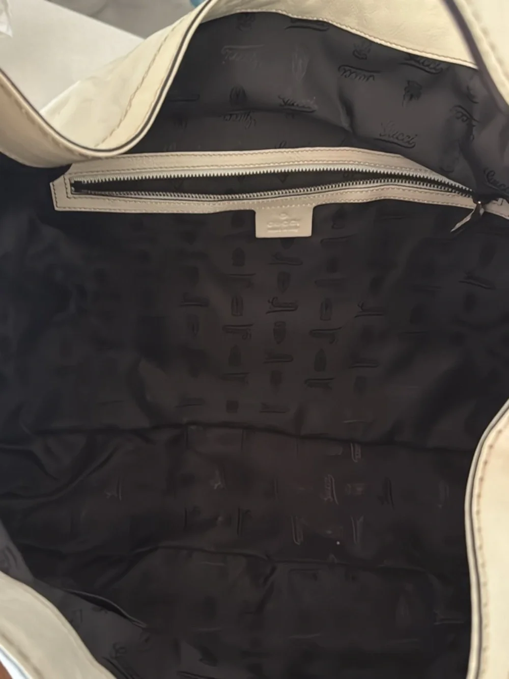 Gucci Cream Leather Shoulder Hobo with Gold-Tone Hardware